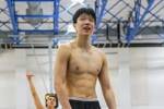 花落谁家😍杨瀚森联合试训体测数据：裸足身高2米16 手掌第二大