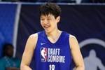 勇记：两届CBA全明星中锋杨瀚森上周拜访了勇士 后者手握41号签