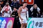 深圳男篮内线失守！贺希宁43分独木难支