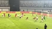 实拍国足U17绝杀印尼瞬间：现场中国球迷高喊&ldquo;WC！NB！&rdquo;